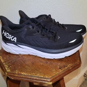 Hoka Clifton 8